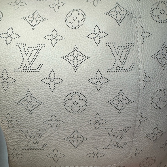 Authentic Louis Vuitton Monogram
Carmel Hobo Mahina Leather Shoulder
Tote Bag - Picture 3 of 10